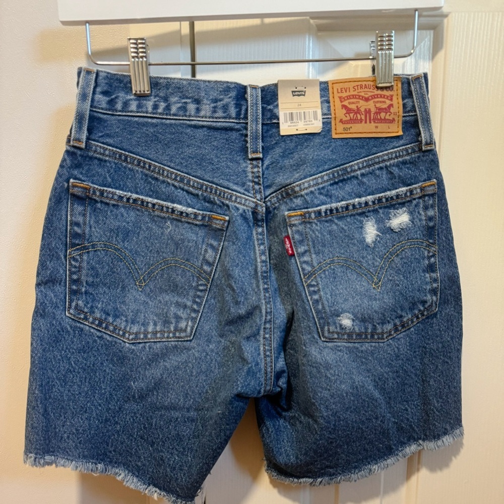 NWT Levi’s 501® Mid Thigh Short - Picture 4 of 6